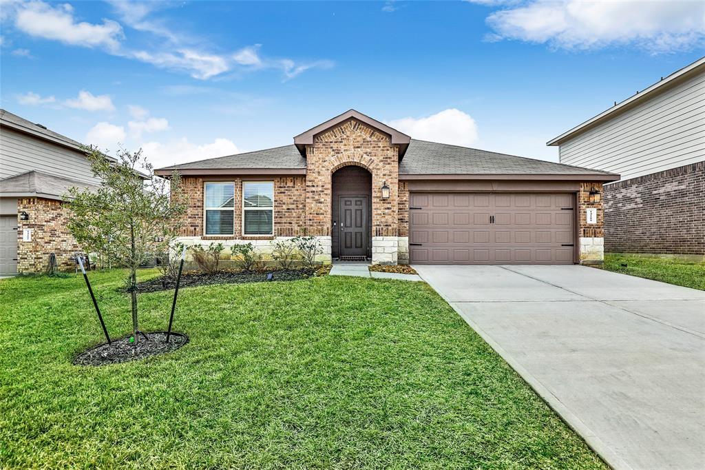 14109 Redwood Forest Trail in Conroe, TX - Building Photo