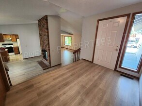8441 SW Lori Way in Beaverton, OR - Foto de edificio - Building Photo