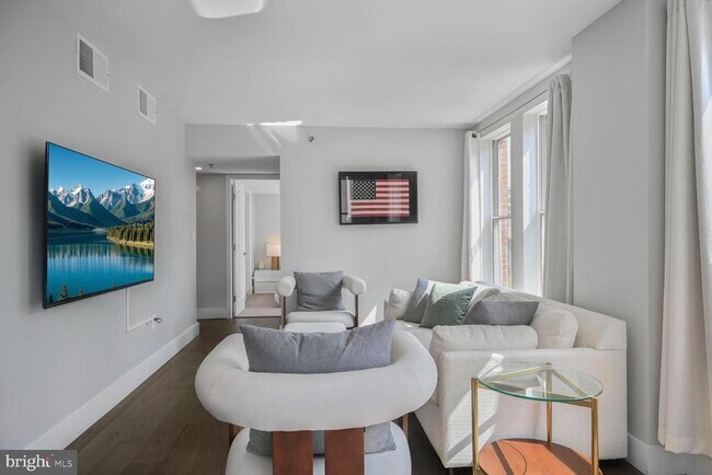 601 Pennsylvania Avenue NW in Washington, DC - Building Photo - Building Photo