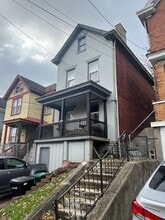 2343 Stratford Ave in Cincinnati, OH - Building Photo - Building Photo