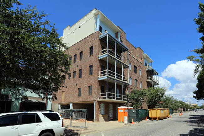 701 S Palafox St in Pensacola, FL - Foto de edificio - Building Photo