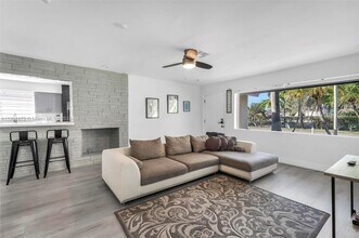 230 NE 2nd Pl in Dania Beach, FL - Building Photo - Building Photo