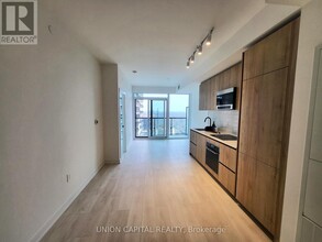 117-3117 Broadway Ave in Toronto, ON - Building Photo - Building Photo