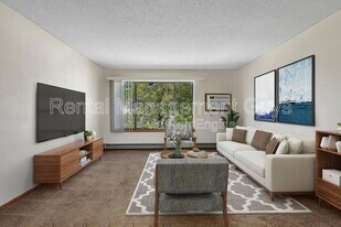 131 Cedar Ct E in St. Joseph, MN - Building Photo