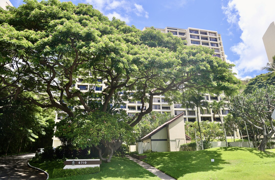 6710 Hawaii Kai Dr in Honolulu, HI - Building Photo