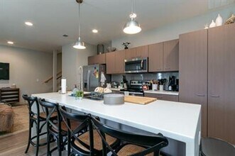 3511 Ocean Cir in Manhattan, KS - Building Photo - Building Photo