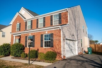 2200 Thomas Kenney Dr in Glen Allen, VA - Building Photo - Building Photo