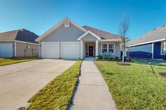 108 Rock Crk Ln in Terrell, TX - Foto de edificio - Building Photo