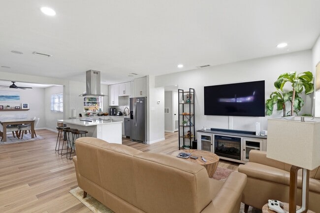 4206 W Iowa Ave in Tampa, FL - Foto de edificio - Building Photo