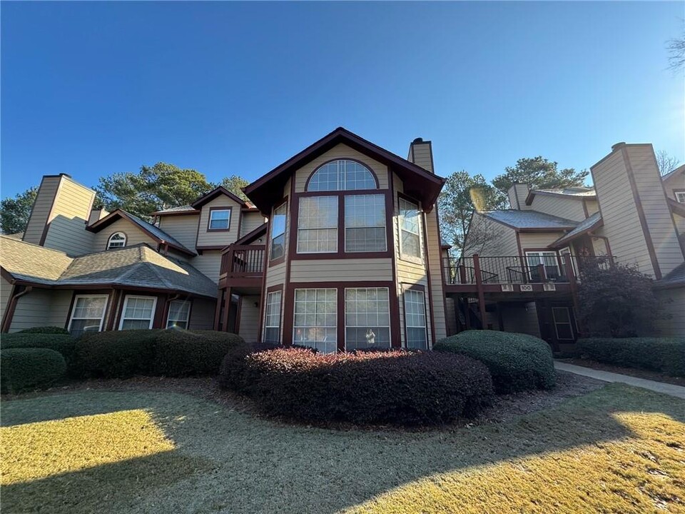 105 Hawkstone Way in Alpharetta, GA - Building Photo