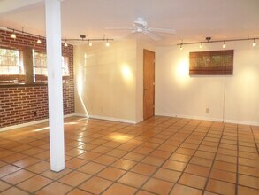 1100 San Luis Rd in Tallahassee, FL - Building Photo - Building Photo