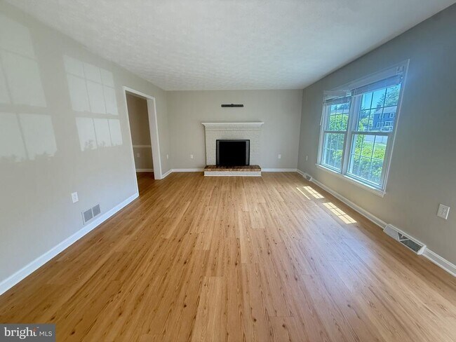 824 Appleseed Ct in Winchester, VA - Building Photo - Building Photo