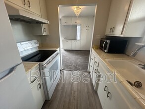 9005 Montoya St in Sacramento, CA - Building Photo - Building Photo