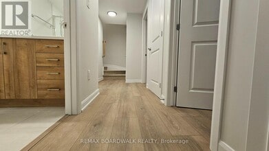 801 Glenroy Gilbert Dr in Ottawa, ON - Building Photo - Building Photo