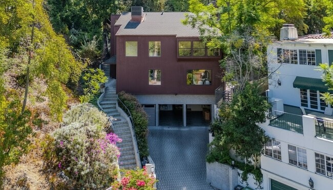 4006 Milaca Pl in Los Angeles, CA - Building Photo - Building Photo