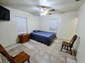 4616 Central Cir in Brownsville, TX - Foto de edificio - Building Photo