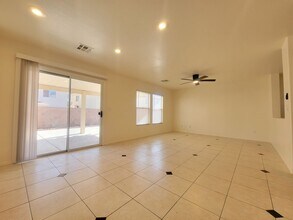 7614 Hope Valley St in Las Vegas, NV - Building Photo - Building Photo