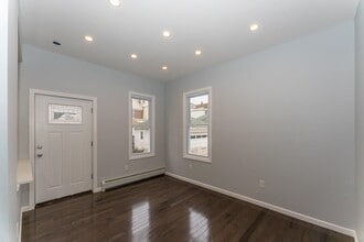 126 75th St in North Bergen, NJ - Building Photo - Building Photo