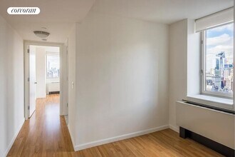 66 W 38th St in New York, NY - Building Photo - Building Photo