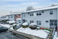 Highland Park Village in Middletown, NY - Foto de edificio - Building Photo