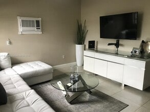 11331 SW 49th St in Miami, FL - Building Photo - Building Photo