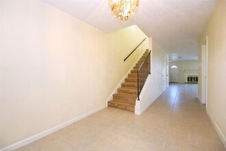 2115 E Weldon Dr in Houston, TX - Building Photo - Building Photo