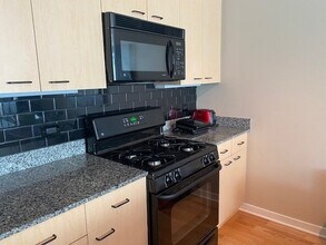 900 Chicago Ave in Evanston, IL - Building Photo - Building Photo