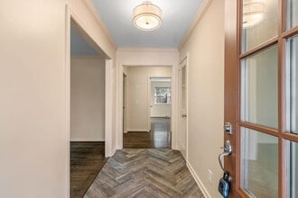 902 Kemp Rd W in Greensboro, NC - Building Photo - Building Photo