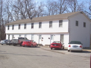 207-209 W Cleveland St in Pittsburg, KS - Foto de edificio