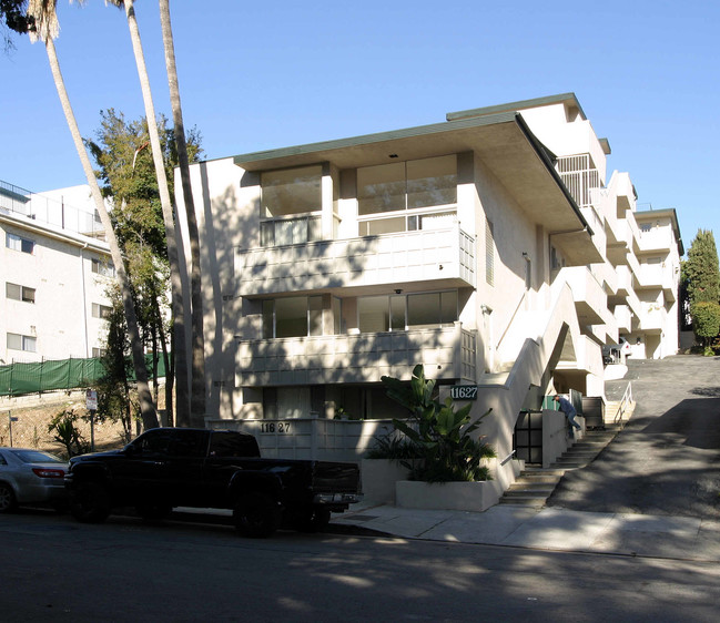 11627 Chenault St in Los Angeles, CA - Building Photo - Building Photo