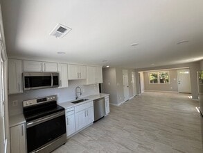 247 Carroll Rd in Glen Burnie, MD - Building Photo - Building Photo