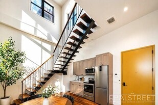 Myrtle Avenue, Unit 1A in Queens, NY - Building Photo