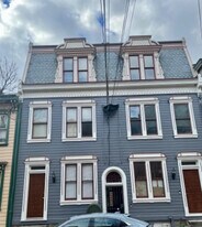 521 Avery St, Unit 2 in Pittsburgh, PA - Building Photo