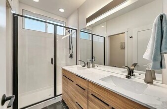 2441 NW 61st St in Seattle, WA - Building Photo - Building Photo