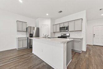 24721 Majestic Cone Ln in Magnolia, TX - Building Photo - Building Photo