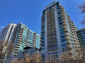 943 Peachtree St NE in Atlanta, GA - Building Photo
