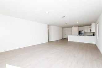 12508 Huntington Rdg Wy in Oklahoma City, OK - Foto de edificio - Building Photo