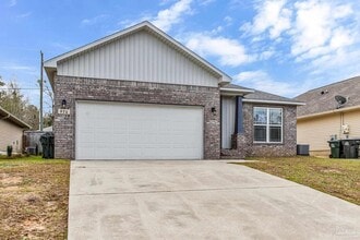 970 John Deere Ln in Cantonment, FL - Building Photo - Building Photo