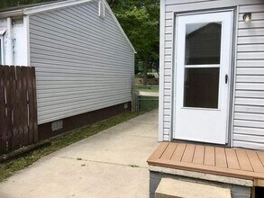 6171 Wilkie St in Taylor, MI - Foto de edificio - Building Photo