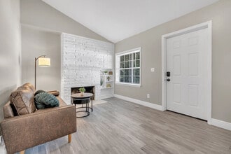 915 Buena Vista Dr in Tallahassee, FL - Building Photo - Building Photo