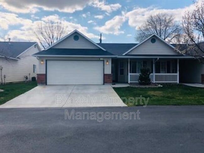533 N Grove Way in Nampa, ID - Building Photo - Building Photo