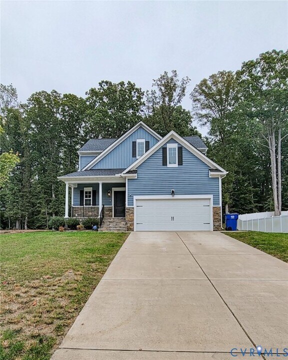 4118 Tosh Ln in Chester, VA - Building Photo