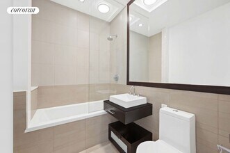 11 E 36th St in New York, NY - Building Photo - Building Photo