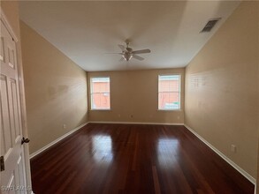 9200 Middle Oak Dr in Ft. Myers, FL - Building Photo - Building Photo