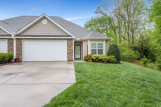 1692 Preston Woods Dr in Winston-Salem, NC - Building Photo - Building Photo