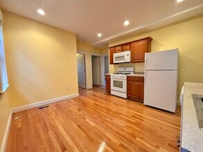 111-111A Adams St in Malden, MA - Building Photo - Building Photo