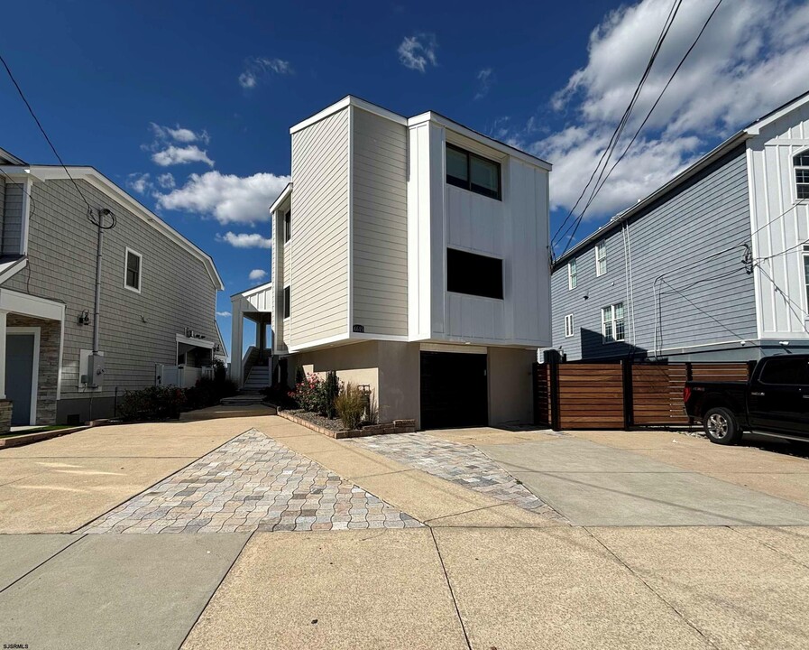 6617 Monmouth Ave in Ventnor City, NJ - Foto de edificio