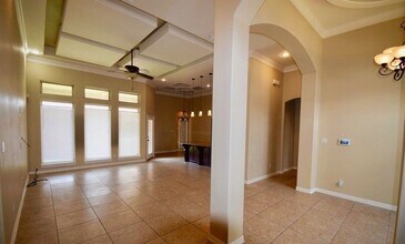 1919 W Ventura Dr in Pharr, TX - Foto de edificio - Building Photo