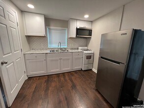 333 E Woodlawn Ave in San Antonio, TX - Building Photo - Building Photo