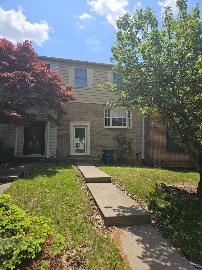 939 Meadowlark Dr